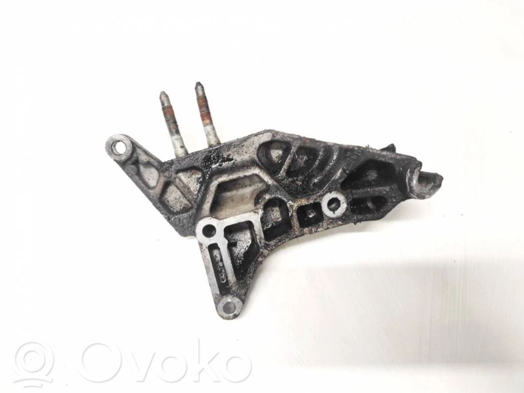 Engine mounting bracket
