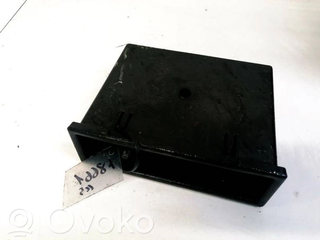 Boite à gants   90561246,8061165,8061165,90561246