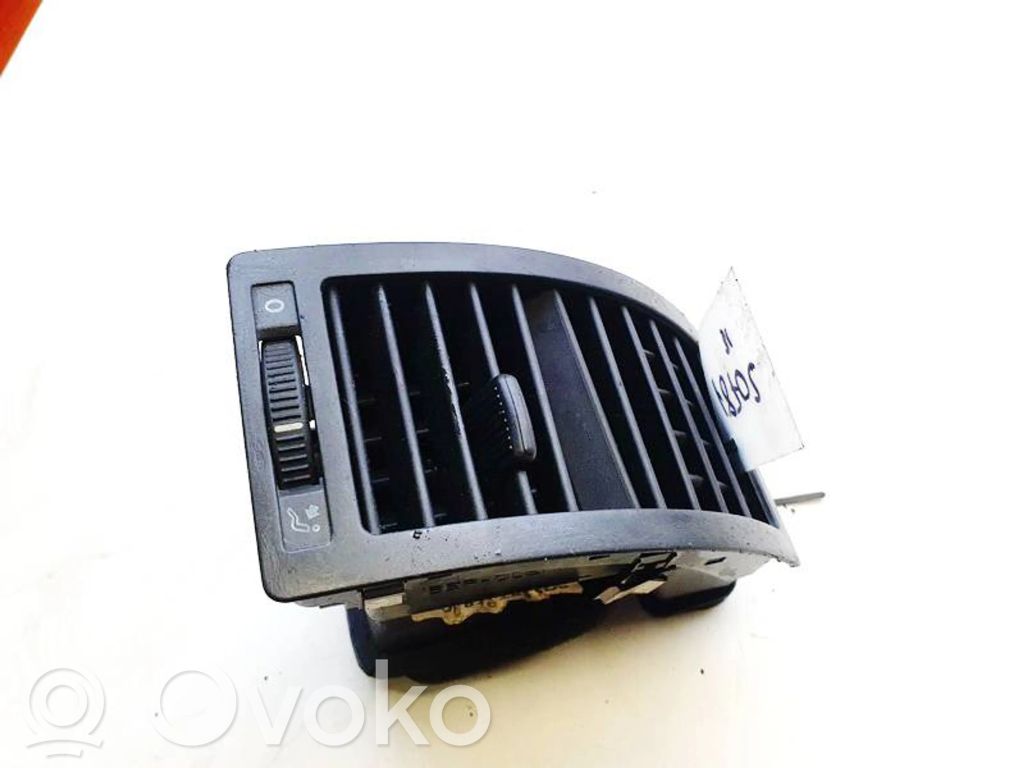 Volkswagen Polo IV 9N3 Griglia di ventilazione centrale cruscotto