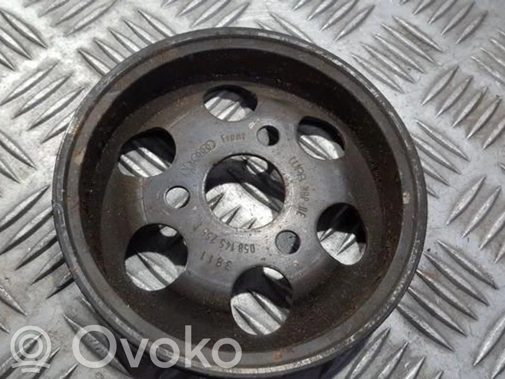Ohjaustehostimen pumpun hihnapyörä   058145255E,058145255E