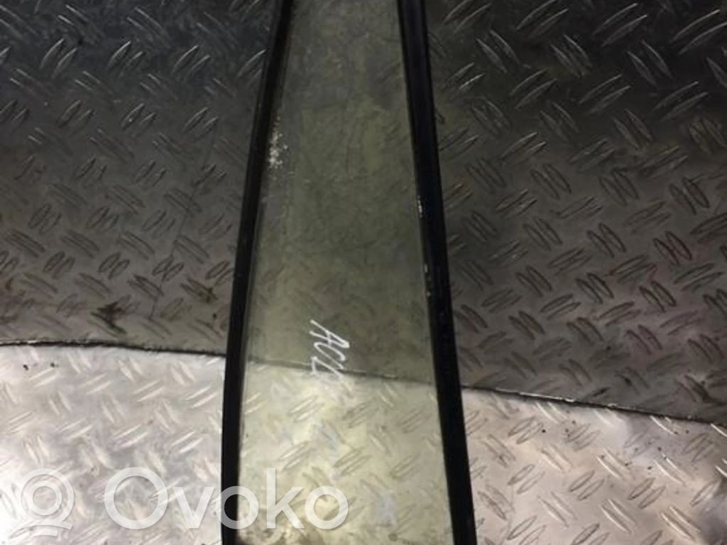 Vidrio lateral trasero