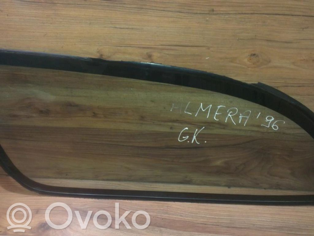 Nissan Almera Vidrio lateral trasero 