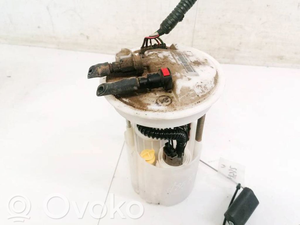 Volvo C30 Bomba interna de combustible 