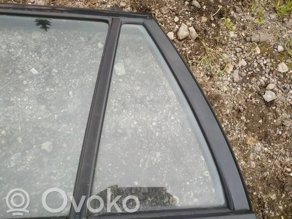 Rear vent window glass