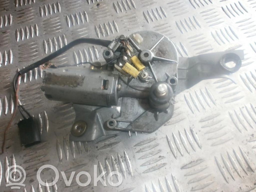 Ford Escort Silniczek wycieraczki szyby tylnej 