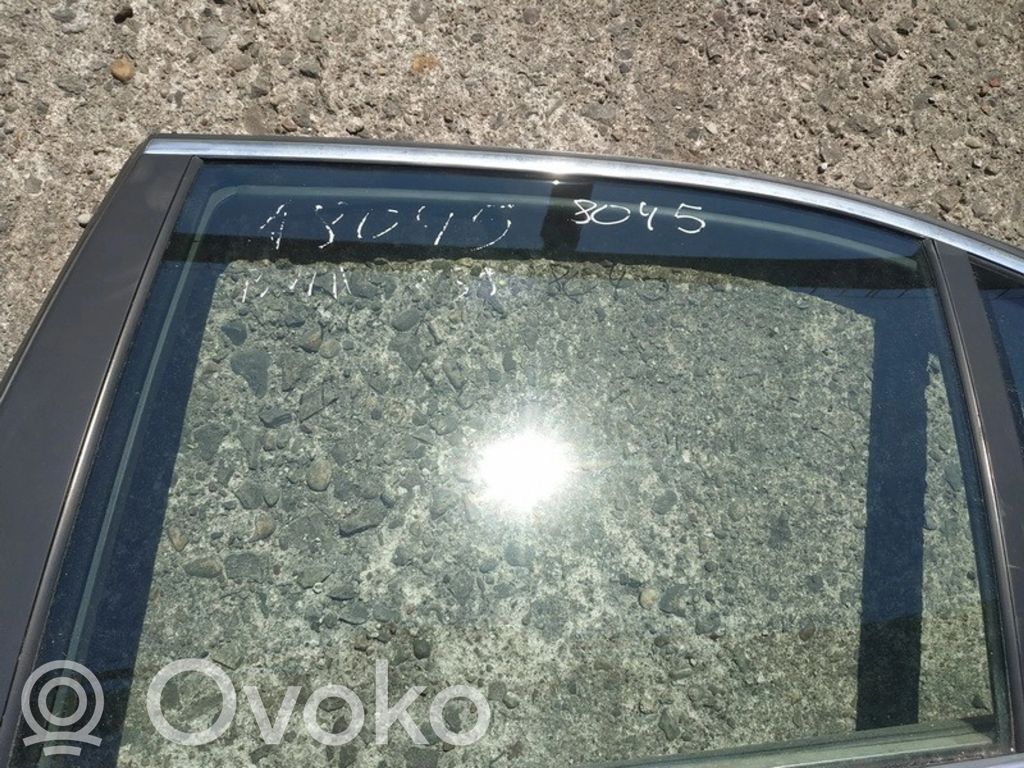 aizmugurējo durvju stikls