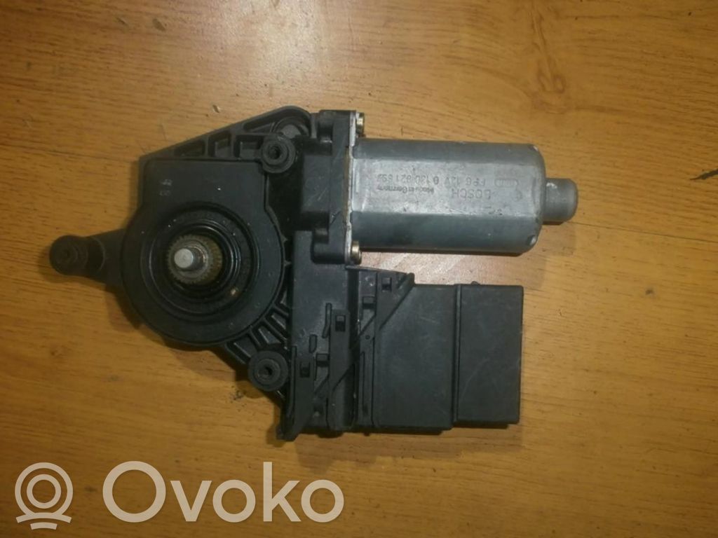 Volkswagen Golf IV Motorino alzacristalli della portiera anteriore 