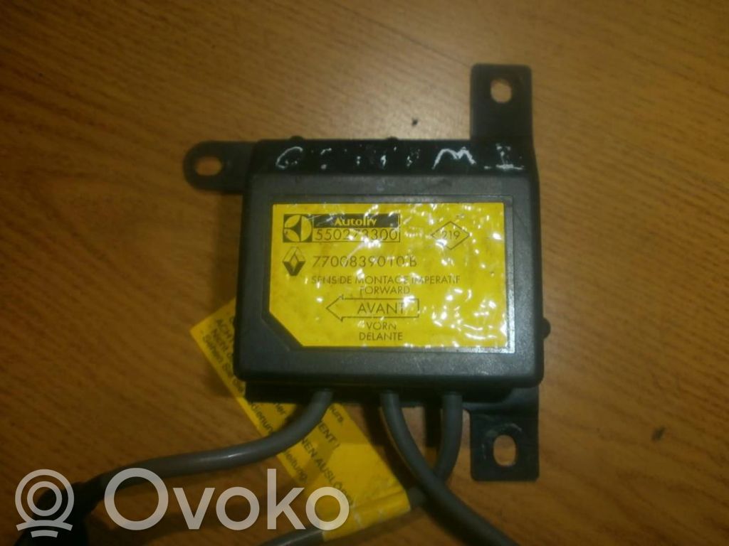 Renault Twingo I Airbag control unit/module 