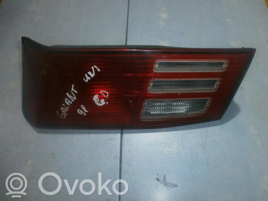 Mitsubishi Galant Lampă spate în capacul portbagajului