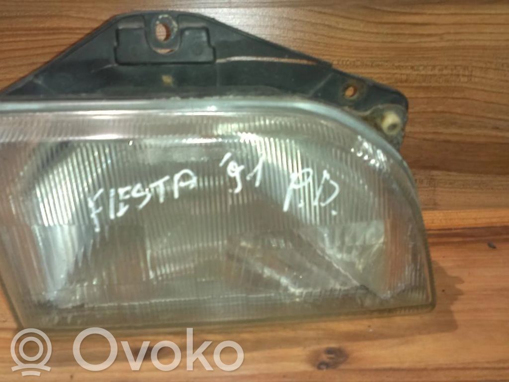 Ford Fiesta Headlight/headlamp 