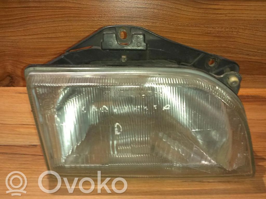 Ford Fiesta Headlight/headlamp 
