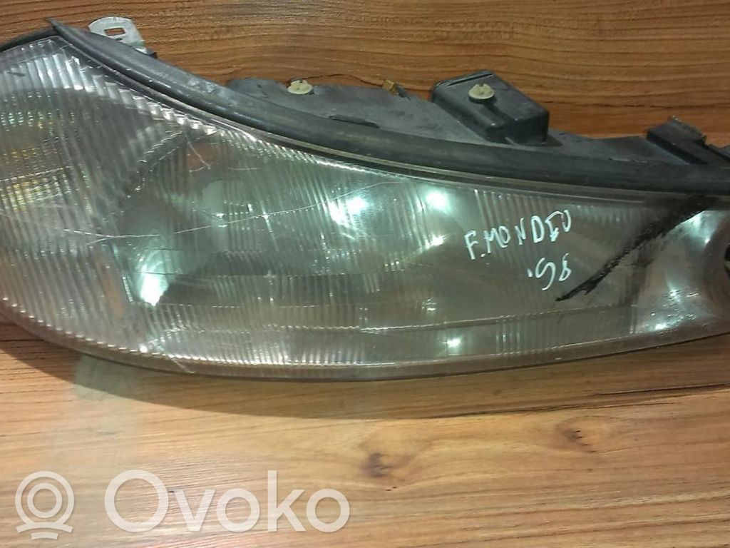 Ford Mondeo MK II Phare frontale