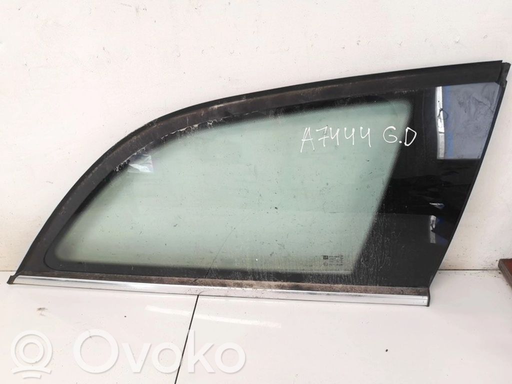 Rear side window