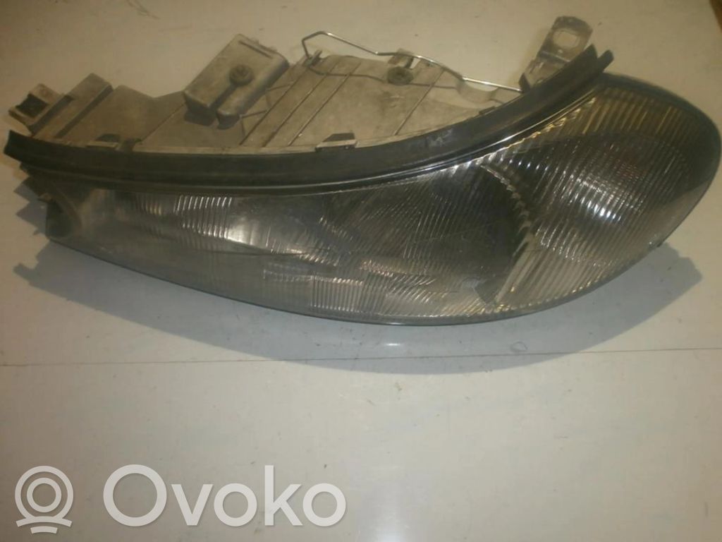 Ford Mondeo MK II Faro/fanale