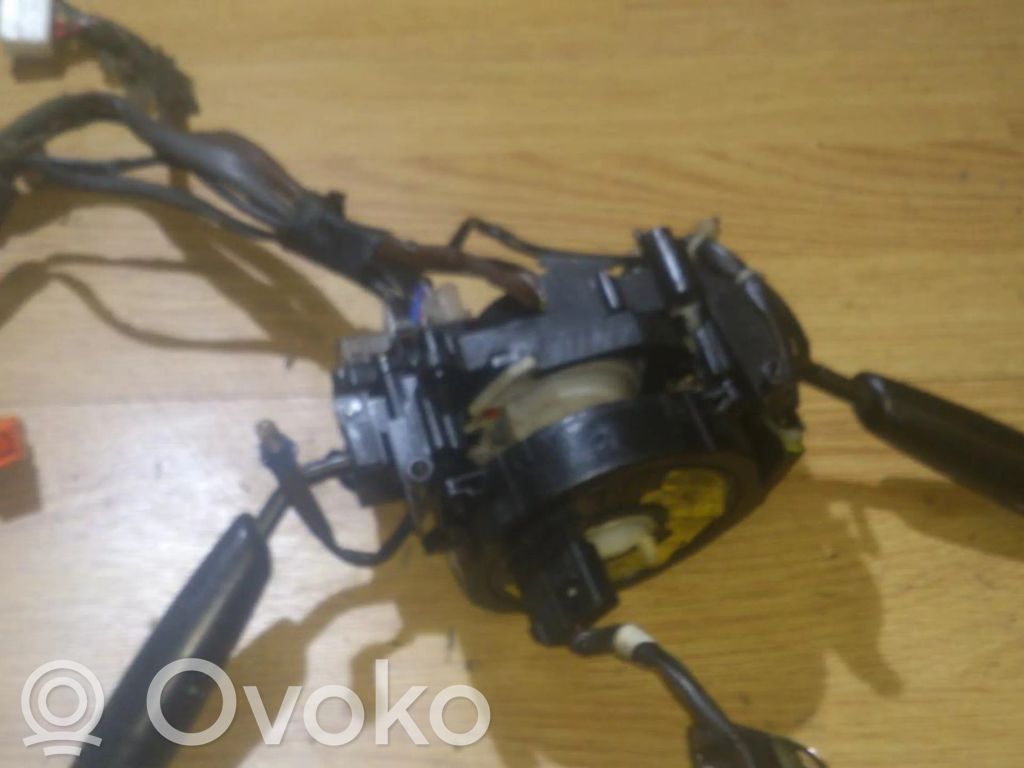 Mazda 323 Commodo, commande essuie-glace/phare 