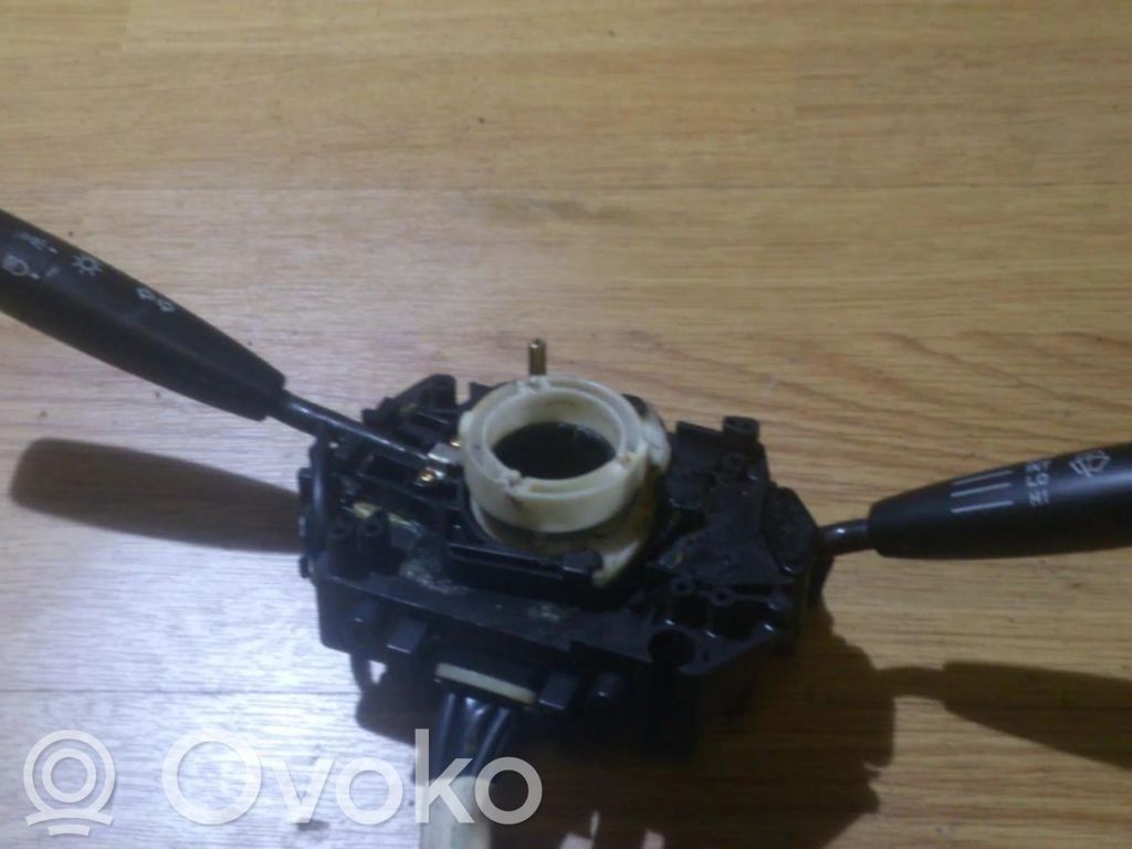 Subaru Legacy Manetka / Przełącznik kierunkowskazów wycieraczek 