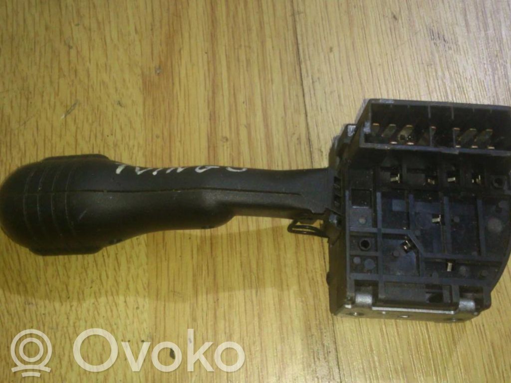 Renault Twingo I Pyyhkijän vipu 