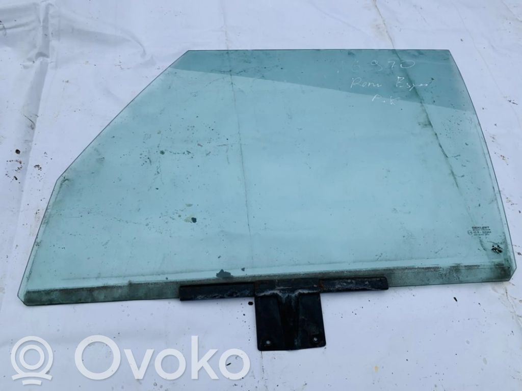 Etuoven ikkunalasi, neliovinen malli