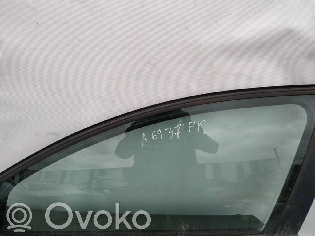 Szyba drzwi przednich