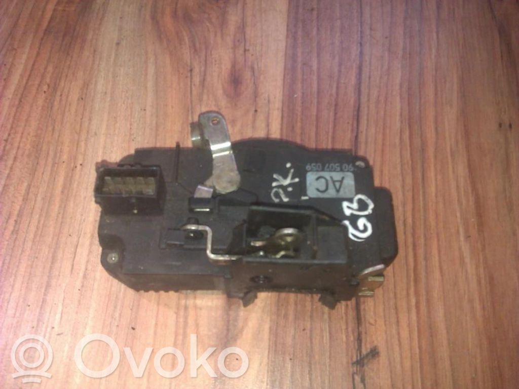 Opel Vectra B Zamek drzwi przednich