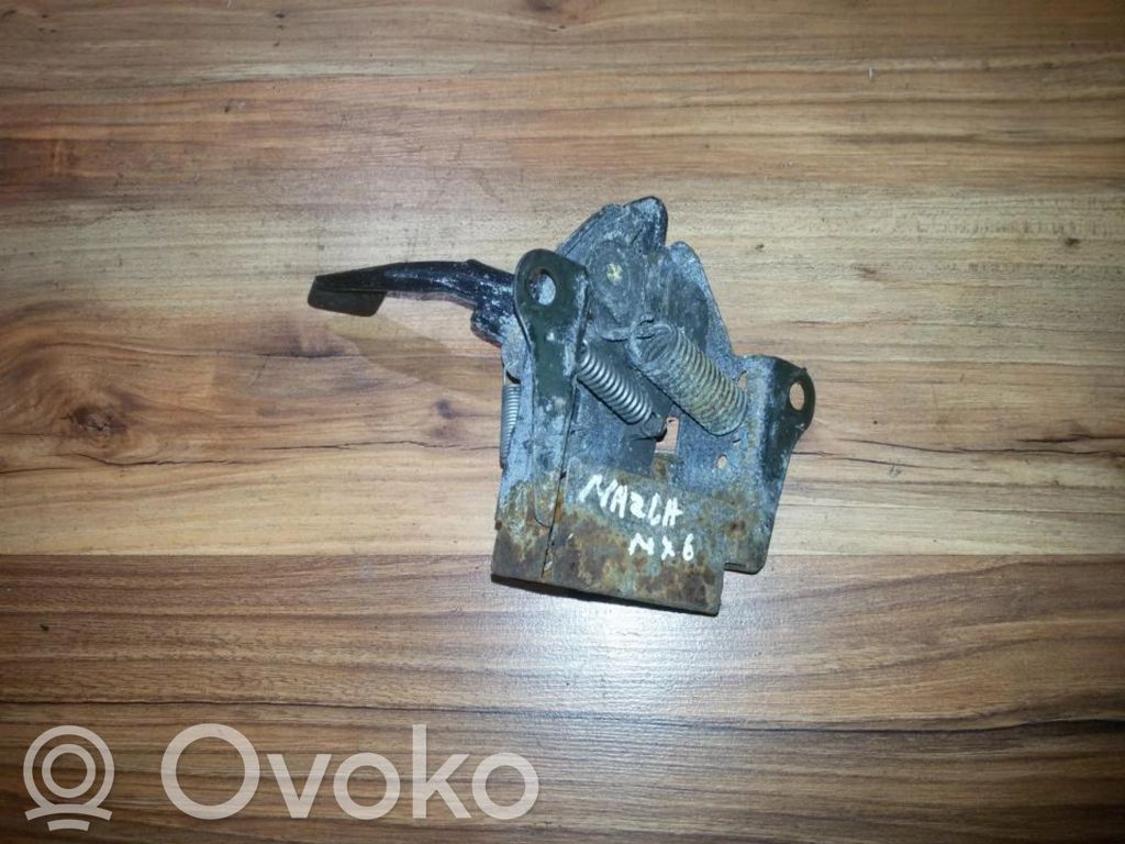 Engine bonnet/hood lock/catch