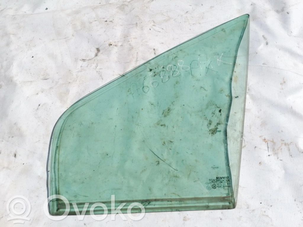 Ventanilla de ventilación de la puerta delantera cuatro puertas