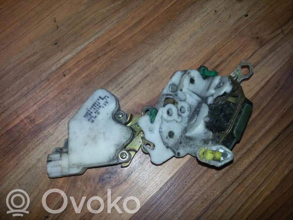Nissan Almera Zamek drzwi przednich 