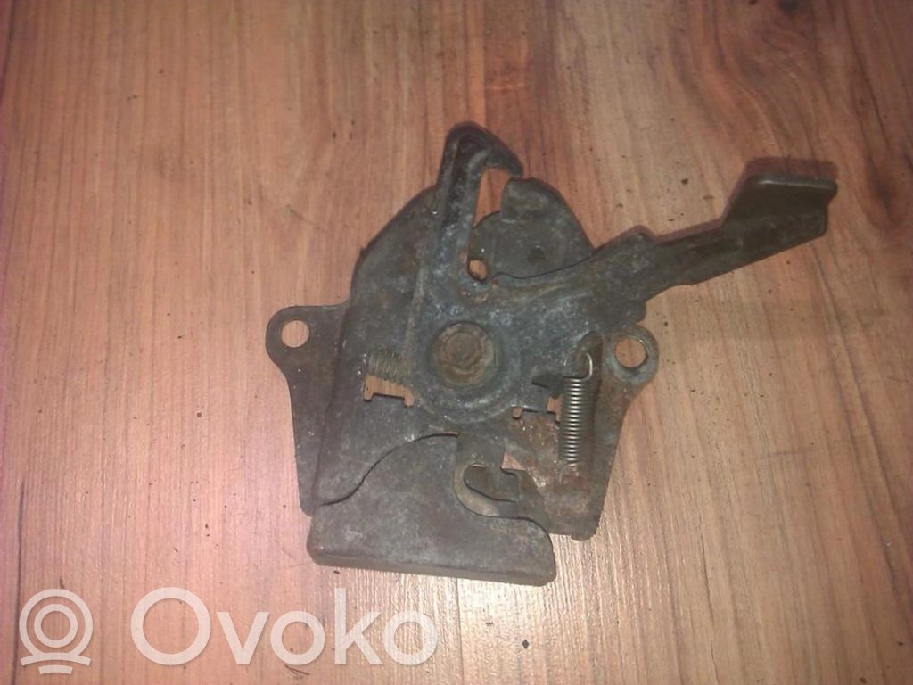 Engine bonnet/hood lock/catch