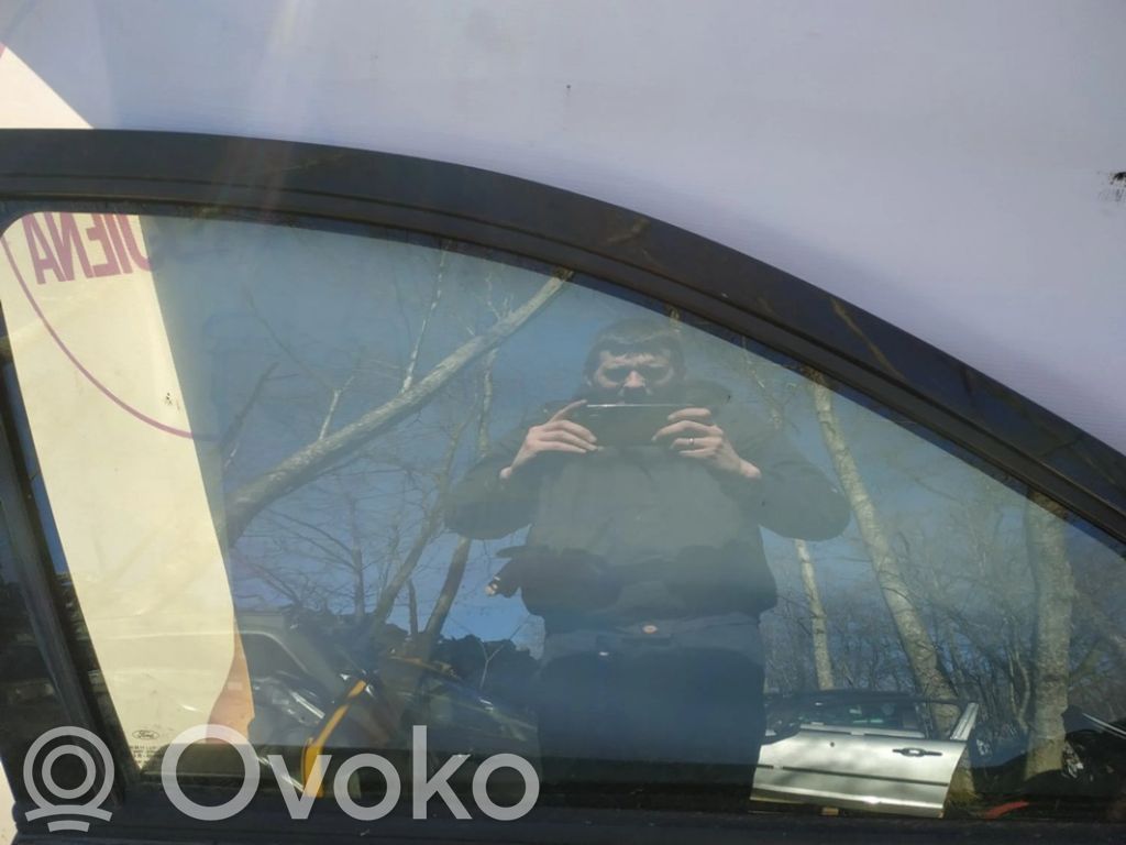 Etuoven ikkunalasi, neliovinen malli