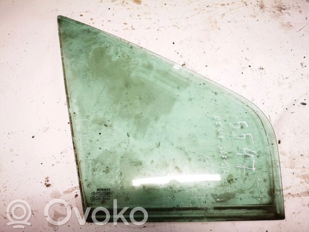 Ventanilla de ventilación de la puerta delantera cuatro puertas