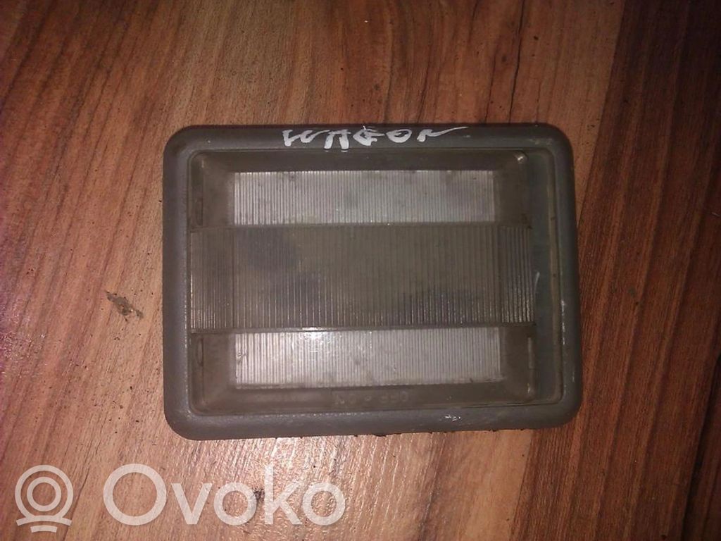 Lampă scaun spate