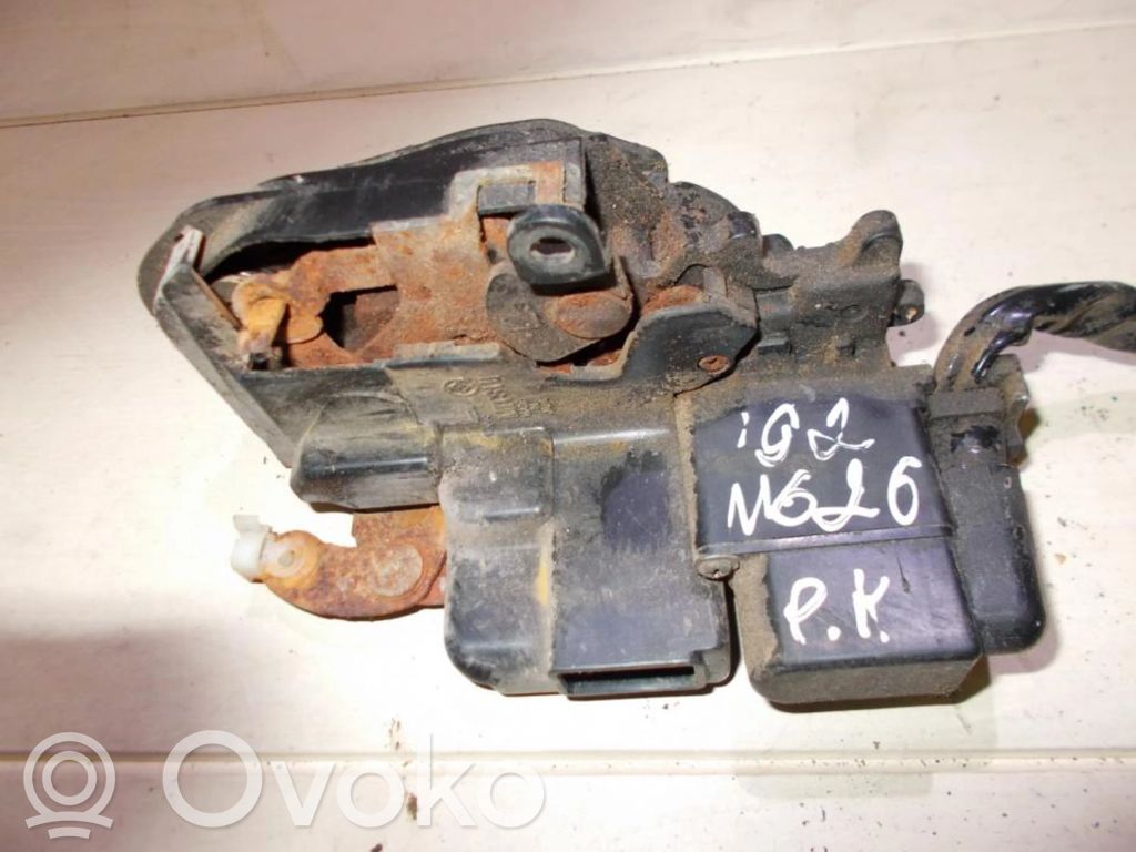 Mazda 626 Etuoven lukko 