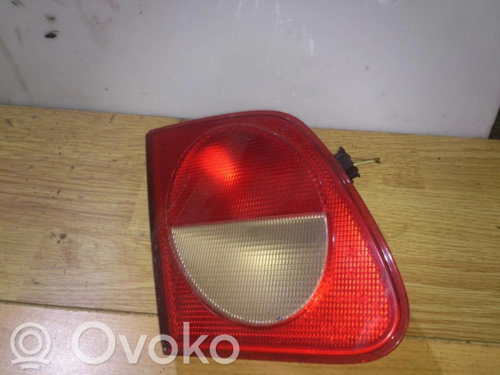 Mercedes-Benz E W210 Luci posteriori del portellone del bagagliaio