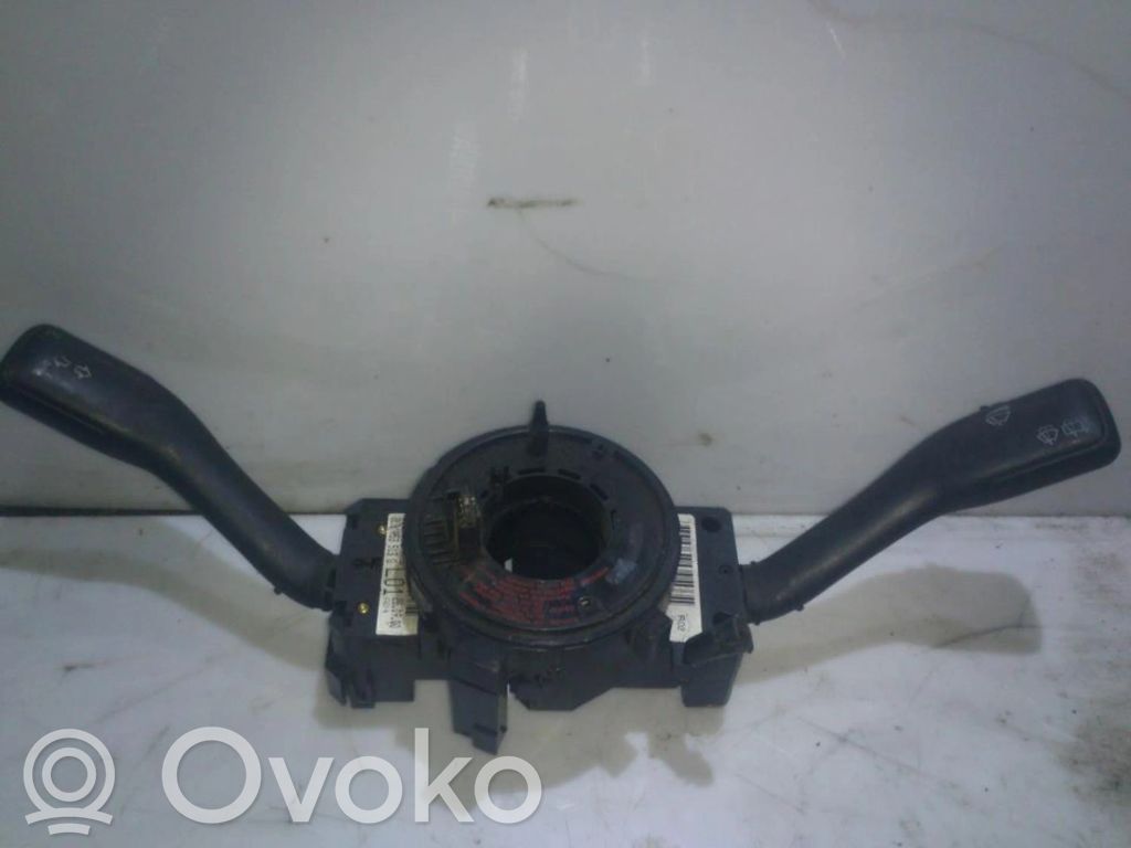 Volkswagen PASSAT B5 Leva/interruttore dell’indicatore di direzione e tergicristallo