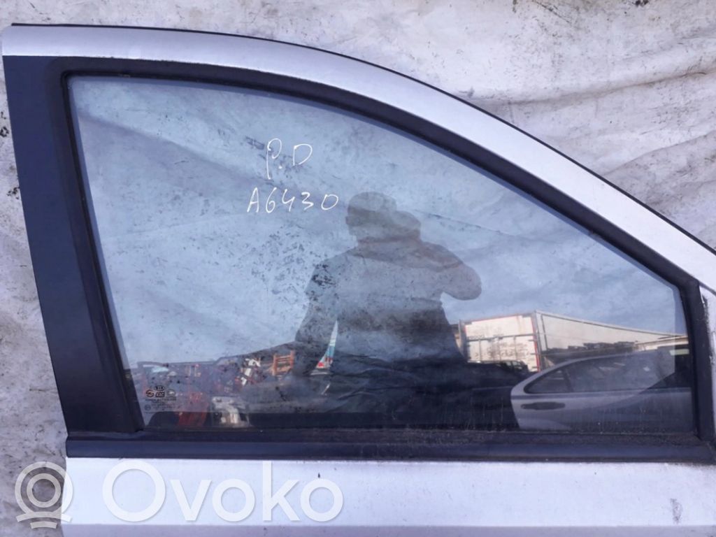 Szyba drzwi przednich