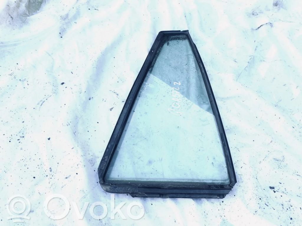 Takakulmaikkunan ikkunalasi