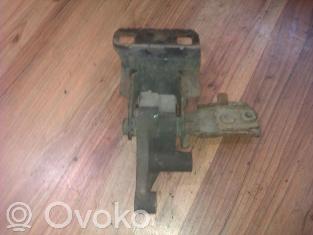 Engine mount bracket   97KB6B049AH,97KB6B049AH