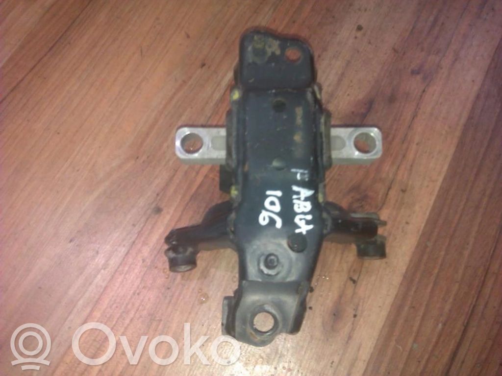 Skoda Fabia Mk1 (6Y) Suport tampon motor 