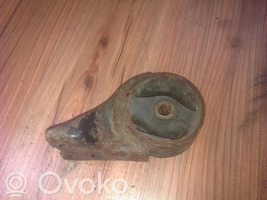 Mazda 323 Engine mount bracket 
