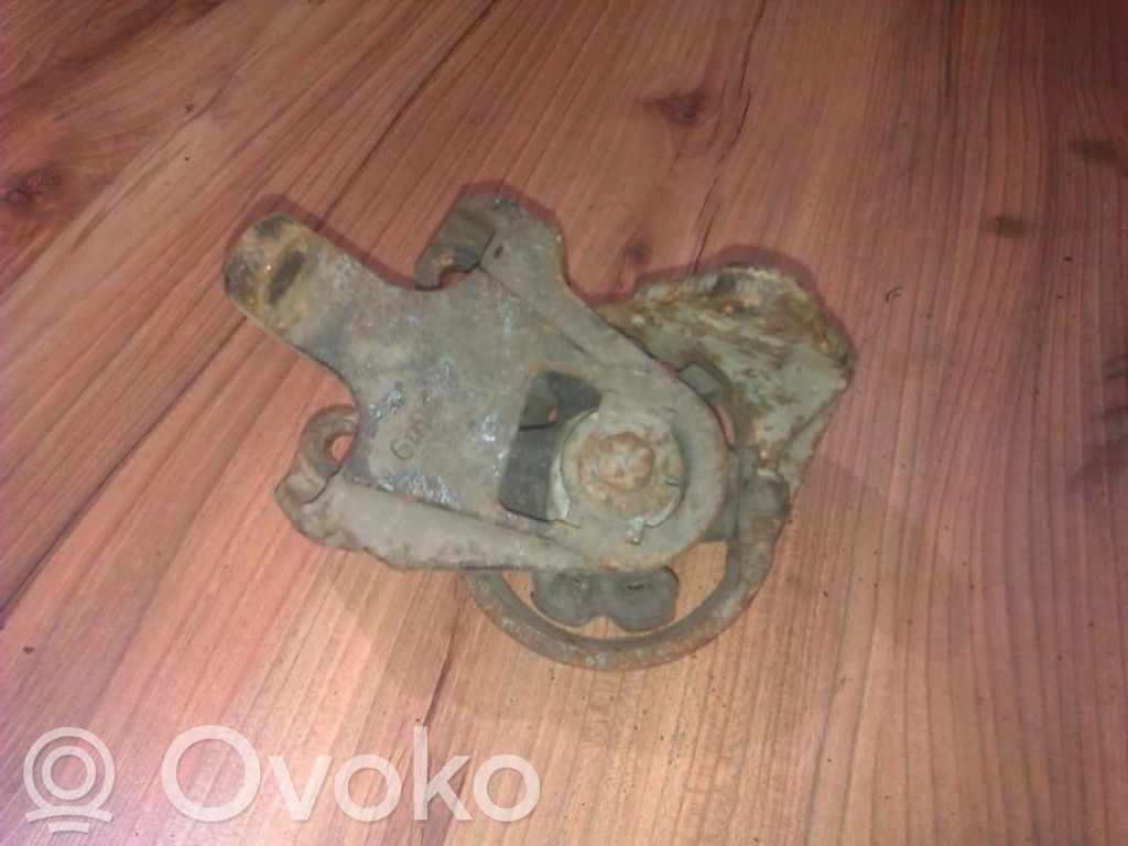 Ford Mondeo MK I Engine mount bracket 