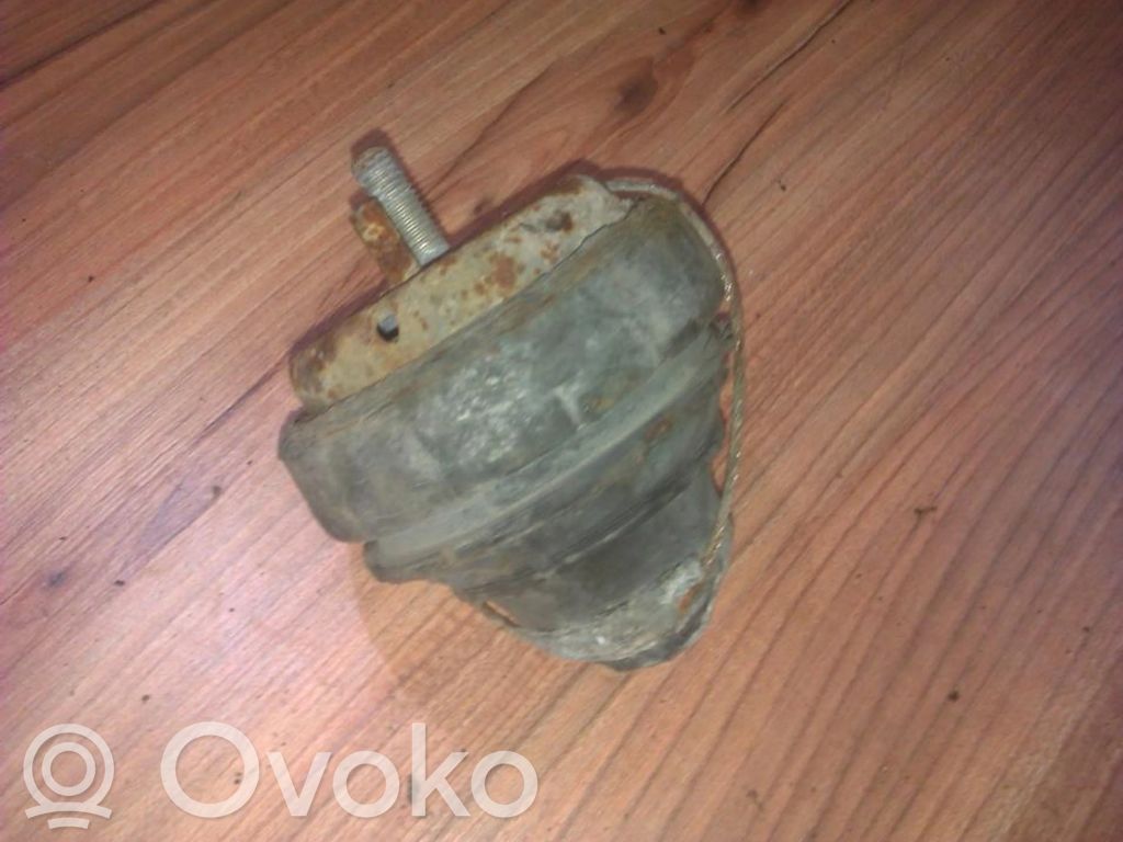 Engine mount bracket   6801722,6801722