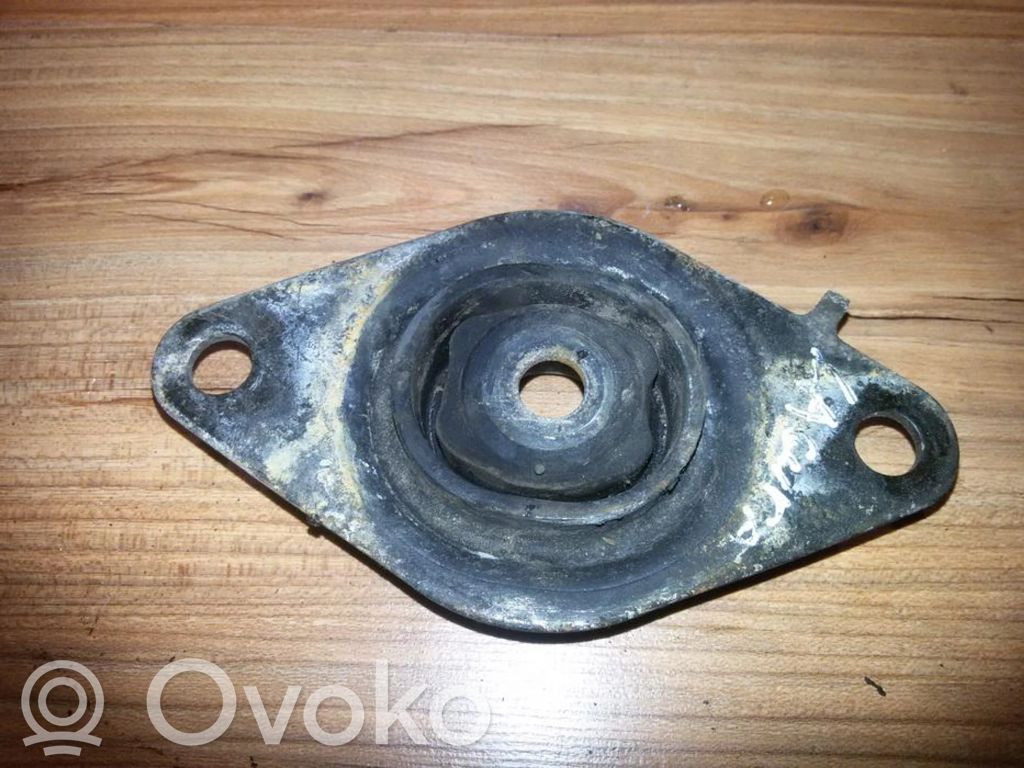 Engine mount bracket   7700818372D,7700818372D
