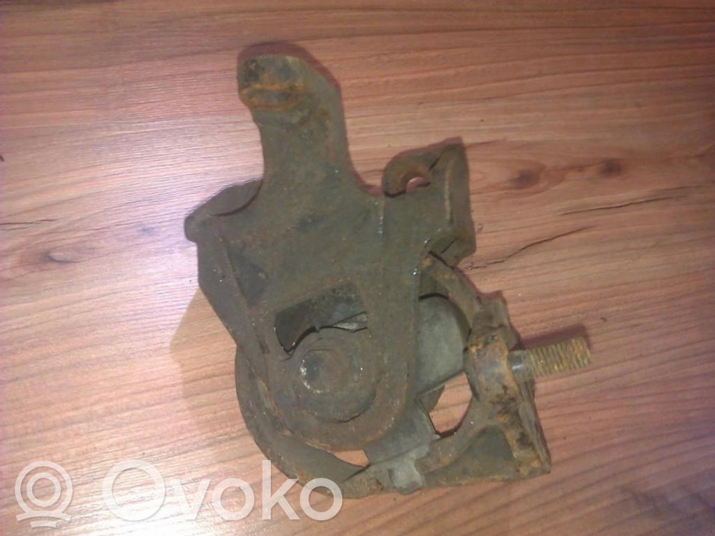 Ford Mondeo MK I Engine mount bracket 