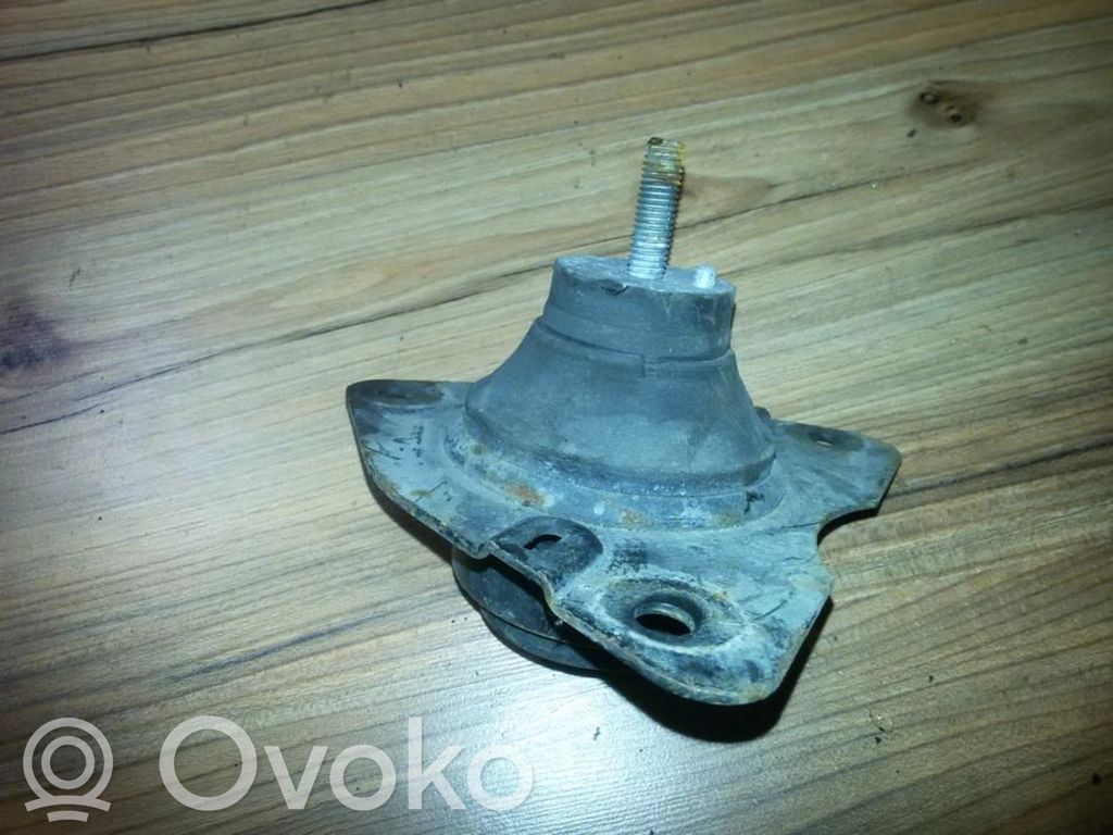 Engine mount bracket   7700823950D,7700823950D