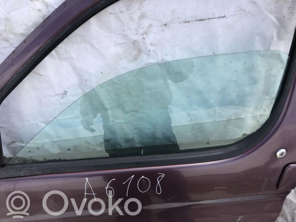 Etuoven ikkunalasi, neliovinen malli