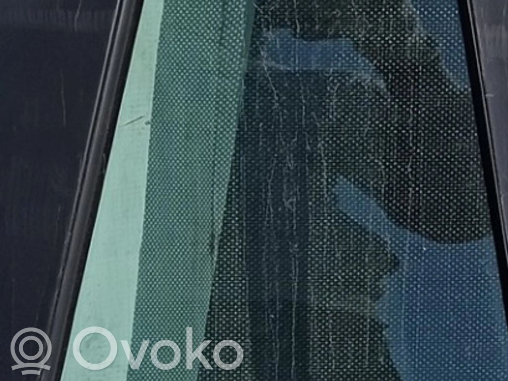Ventanilla de ventilación de la puerta trasera