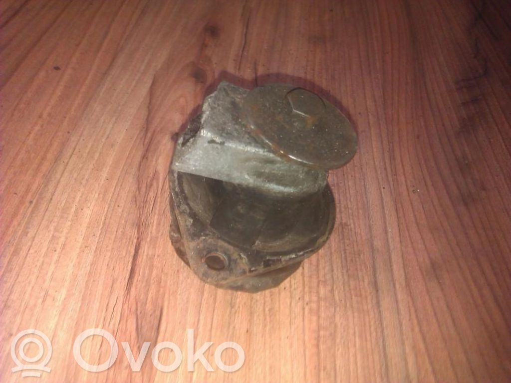Audi 100 200 5000 C3 Wspornik / Mocowanie silnika