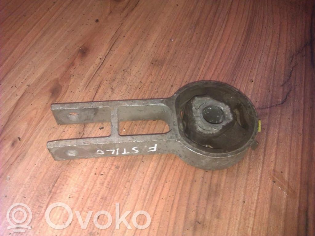 Engine mount bracket   51737530,51737530