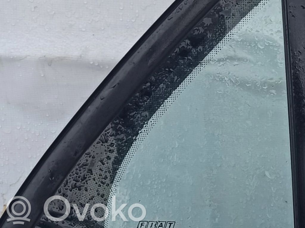 Fiat Marea Ventanilla de ventilación de la puerta trasera 
