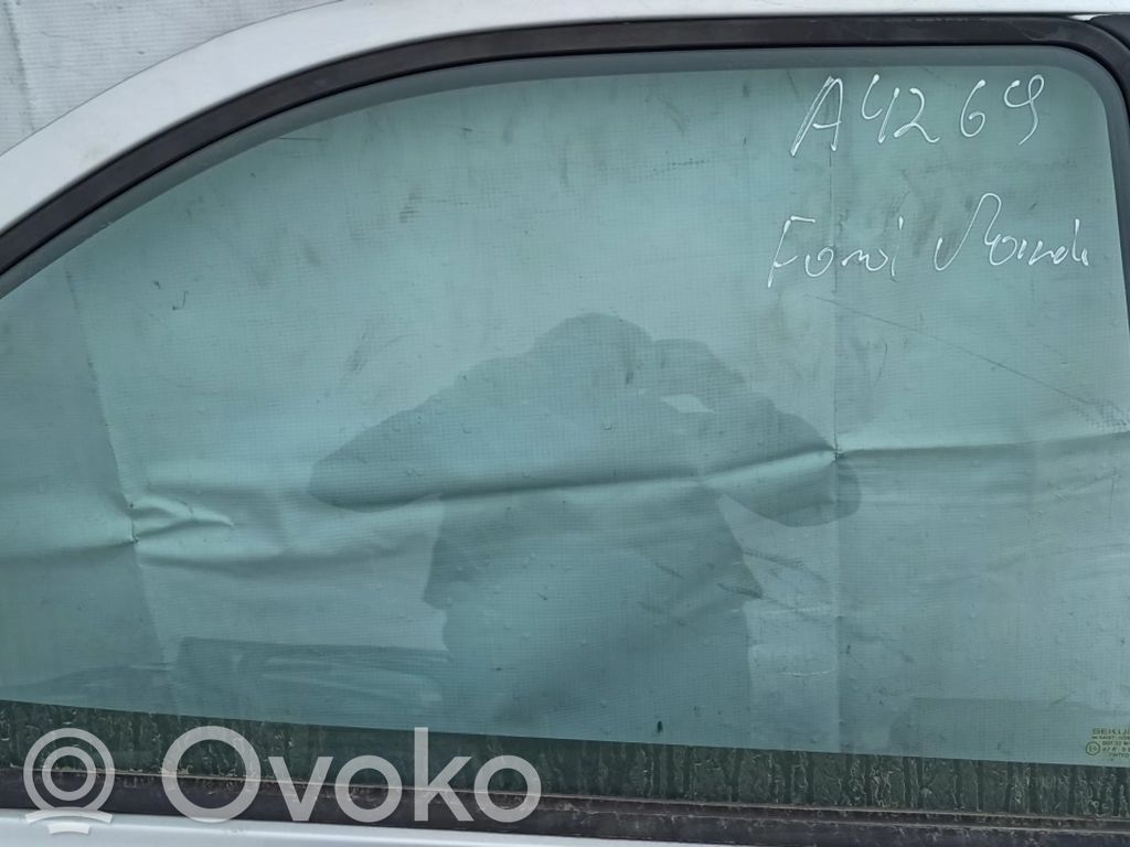 Ford Mondeo MK II Vitre de fenêtre porte arrière 